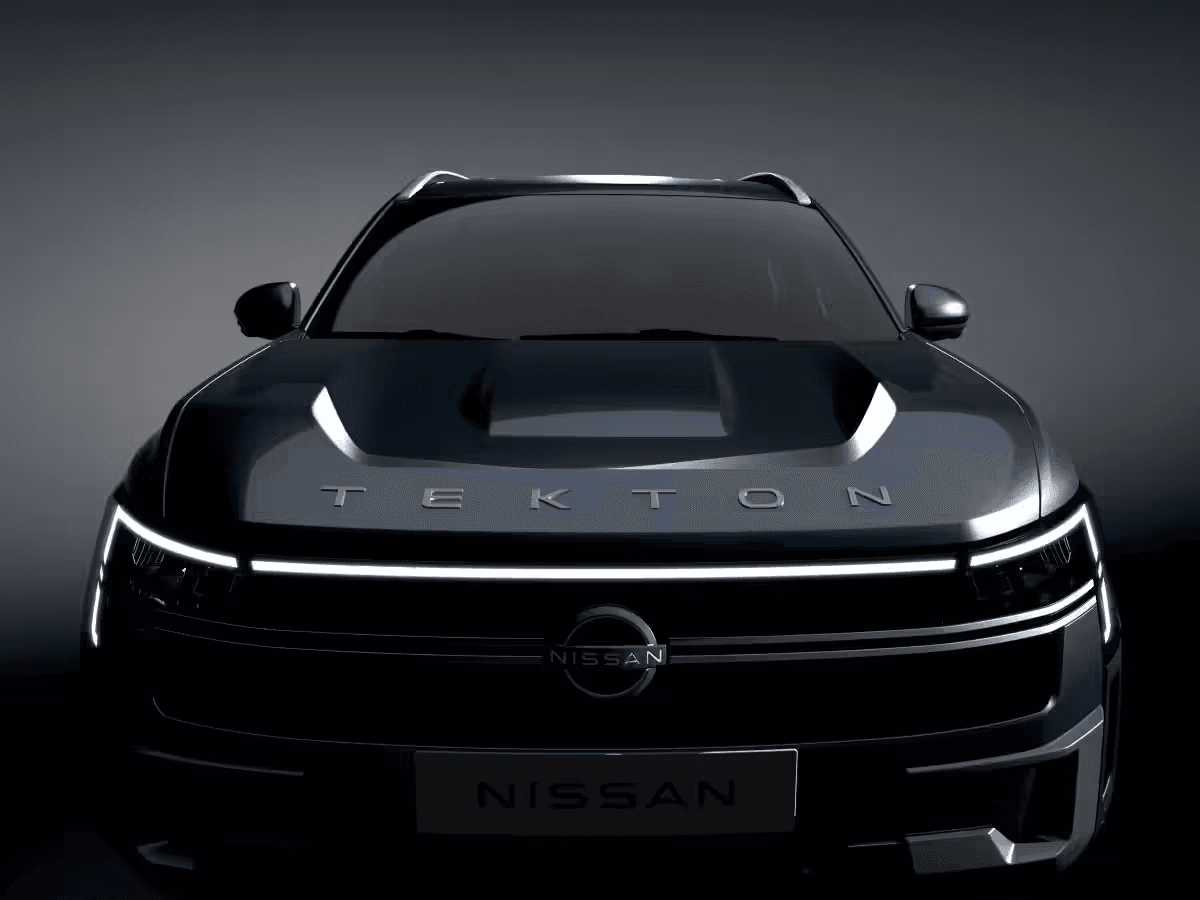 Nissan Black car Image