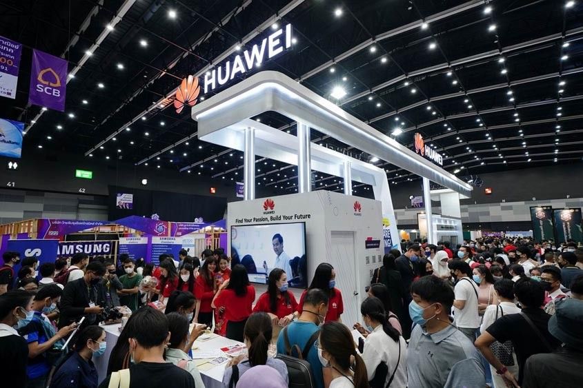Marketing Strategy of Huawei - A Case Study - Product Display Strategy