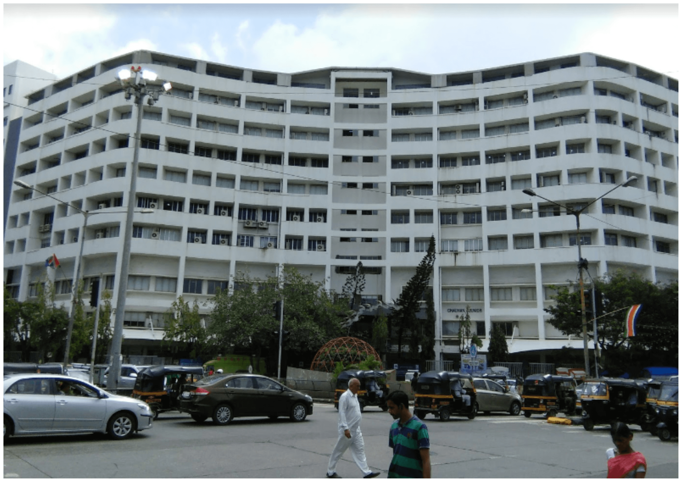 mithibai college campus
