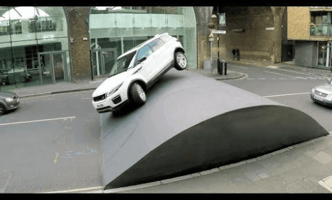 Marketing Strategy of Land Rover - Campaign 1