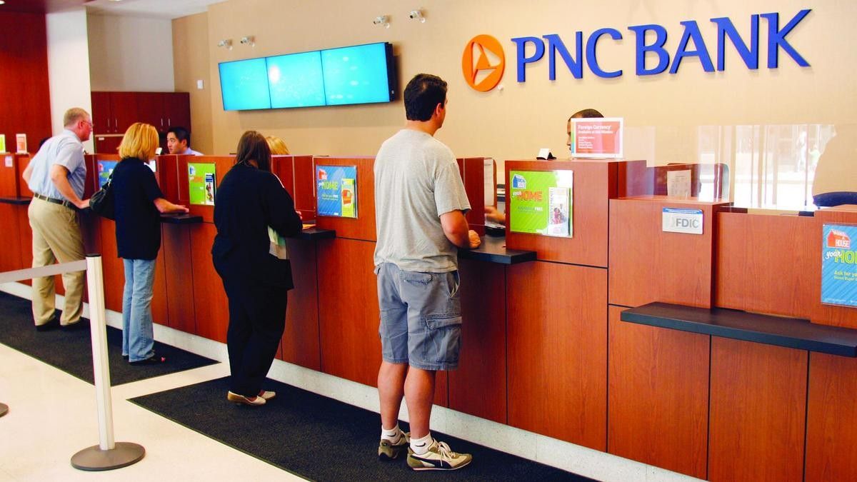 SWOT Analysis of PNC - PNC Bank Customer Counter